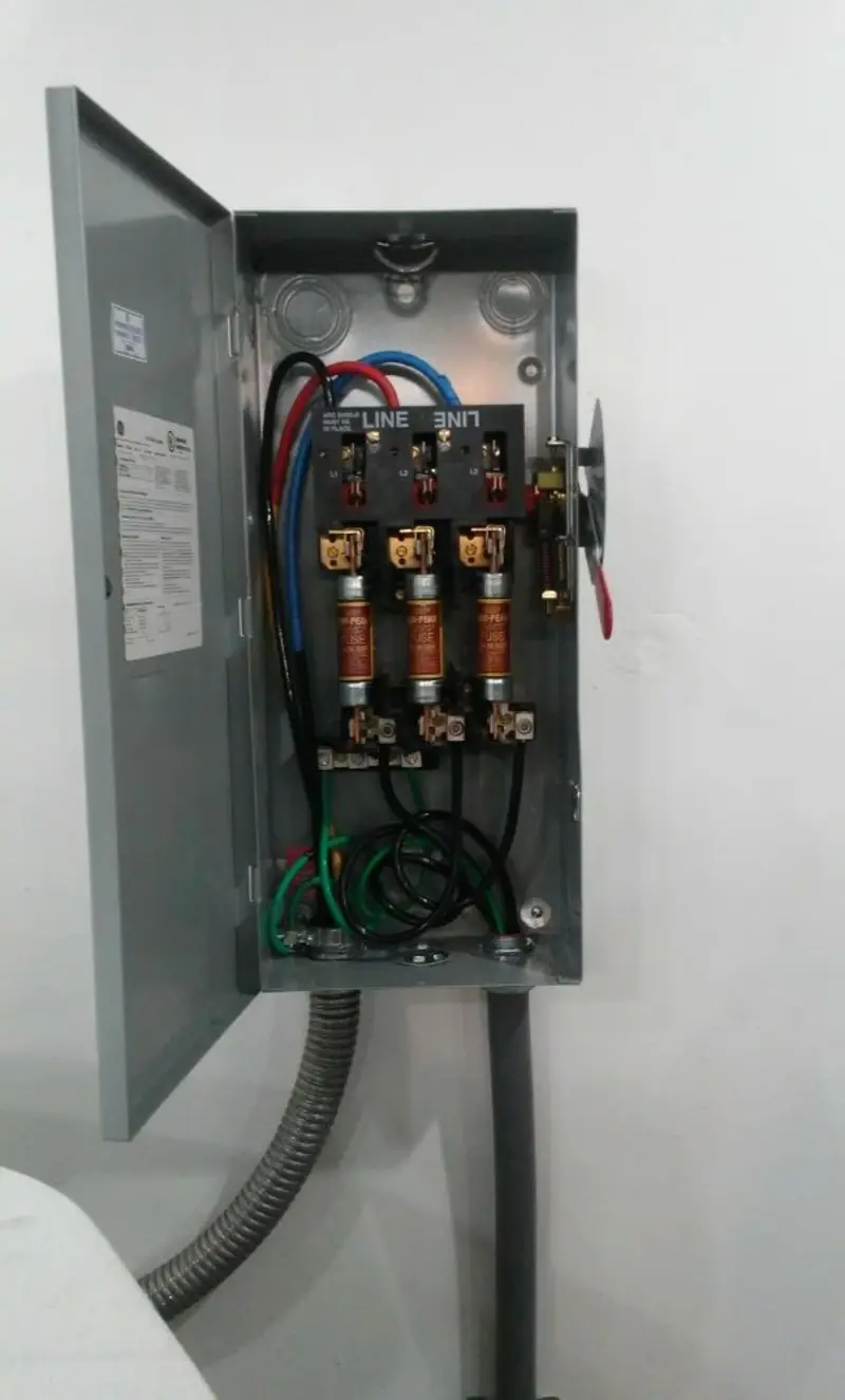Three-phase disconnect switch installed for Smoke Detector Installation in Boiling Springs
